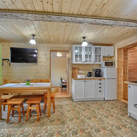 Przy Lemkowskiej Drodze Chalet *